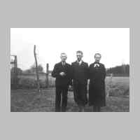 022-0413 Familie Schuhmachermeister Gustav Grube mit Sohn Erich und Ehefrau Elise.jpg
